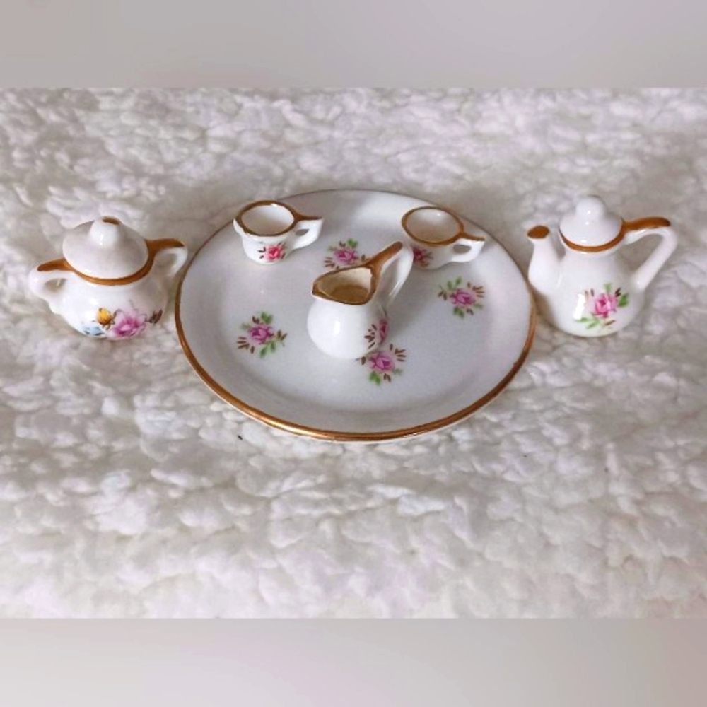 Vintage Dollhouse Set miniature